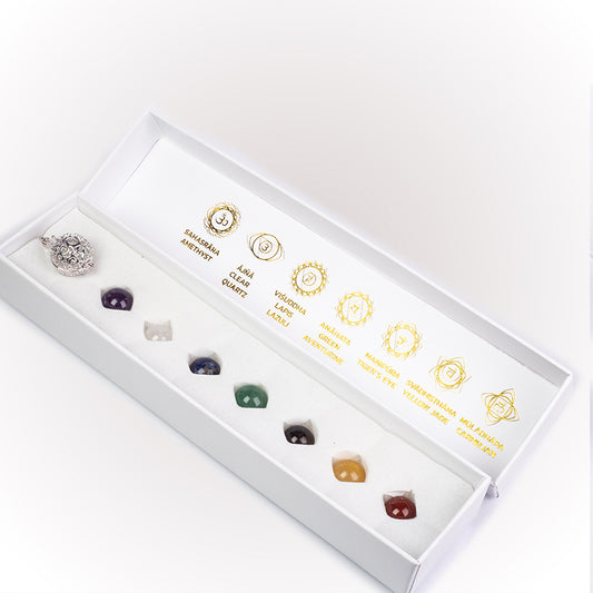 Pozlacená slitina - Náhrdelník s Ametystem a Lapisem Lazuli - Karátové číslo: 55.8. přibližná hmotnost: 26.67 gramů ( Náhrdelník+Přívěsek )