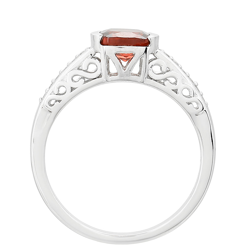 Stříbro 925/1000 - Prsten s Granátem a Bílým Topazem - Karátové číslo: 1.23. přibližná hmotnost: 2.63 gramů