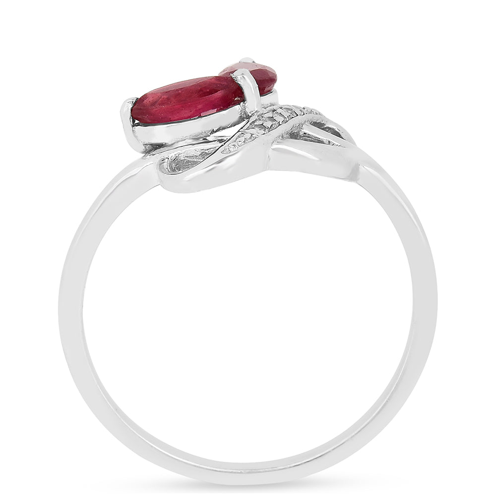 Stříbro 925/1000 - Prsten s Thajským Rubínem a Bílým Zirkonem - Karátové číslo: 0.71. přibližná hmotnost: 1.83 gramů