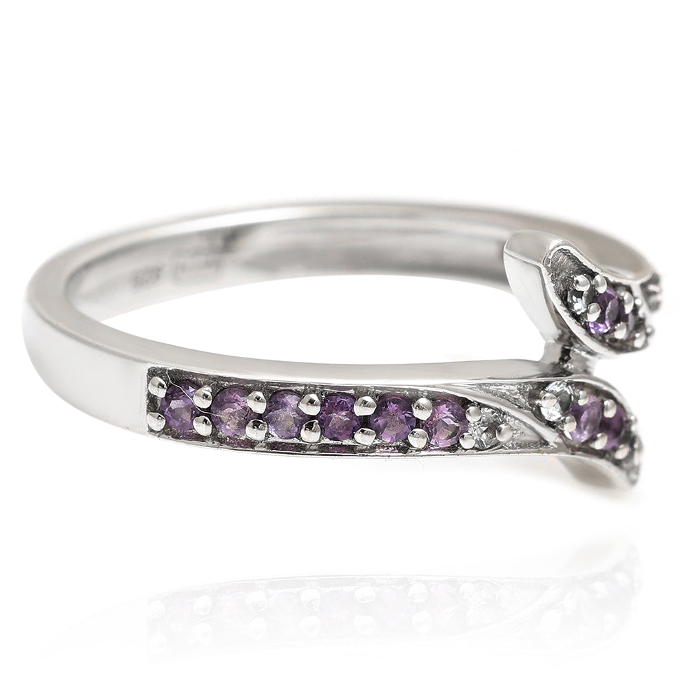 Stříbro 925/1000 - Prsten s Brazilským Ametystem a Bílým Topazem - Karátové číslo: 0.17. přibližná hmotnost: 2.29 gramů