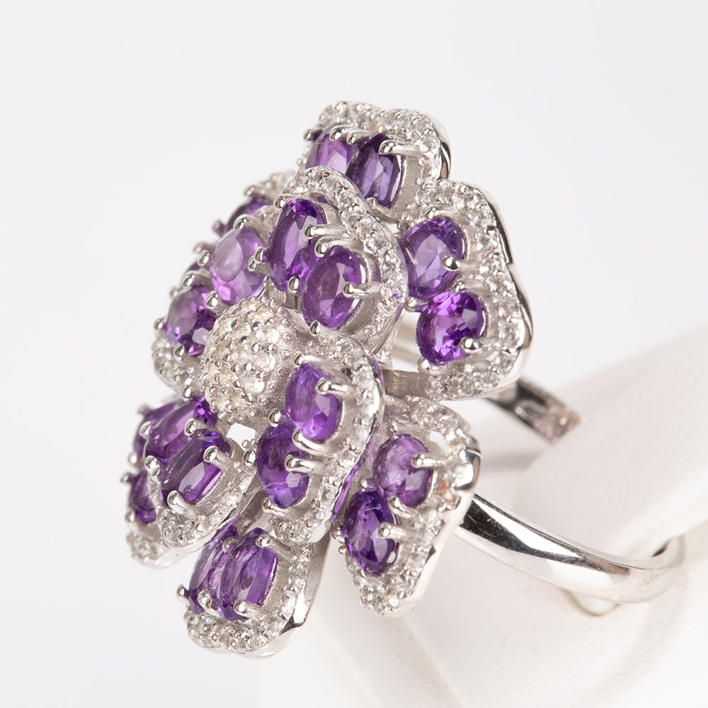 Stříbro 925/1000 - Prsten s Brazilským Ametystem a Bílým Topazem - Karátové číslo: 2.52. přibližná hmotnost: 7.25 gramů