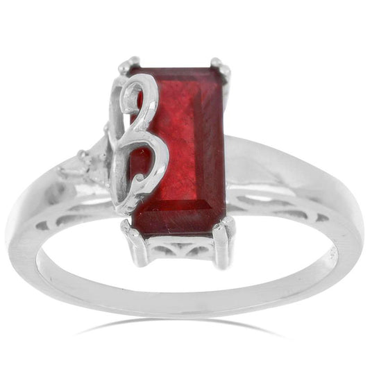 Stříbro 925/1000 - Prsten s Madagaskarským Rubínem - Karátové číslo: 4.07. přibližná hmotnost: 4.73 gramů