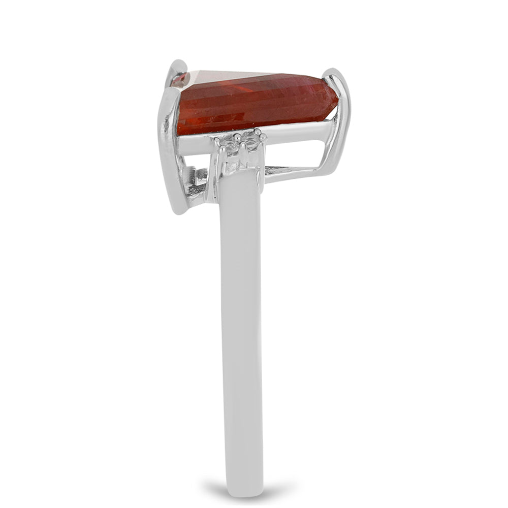 Stříbro 925/1000 - Prsten s Madagaskarským Rubínem a Bílým Topazem - Karátové číslo: 3.56. přibližná hmotnost: 3.3 gramů