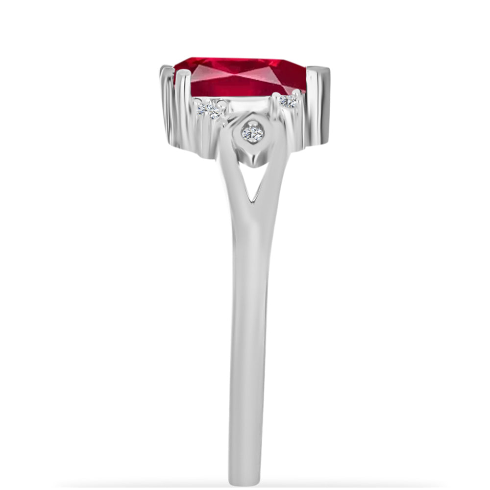 Stříbrný Prsten s Madagaskarským Rubínem a Bílým Diamantem