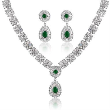 Bílým Pozlacená slitina - Sada se Zeleným Emporia® Křišťálem a Bílým Emporia® Křišťálem ( Náhrdelník+Náušnice )