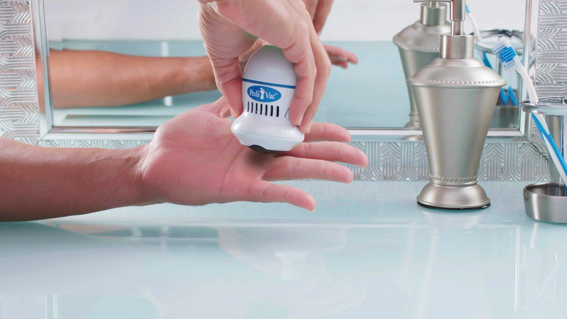 Odstraňovač mozolů PediVac s funkcí odsávání 4 
