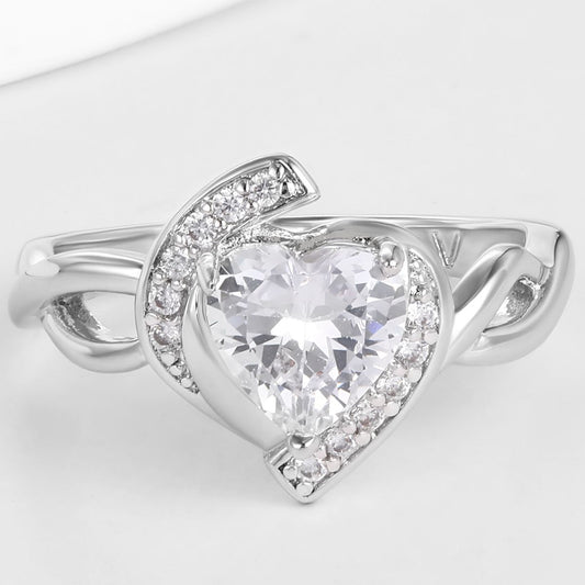 Pozlacená slitina - Prsten s Bílým Emporia® Křišťálem přibližná hmotnost: 10 gramů