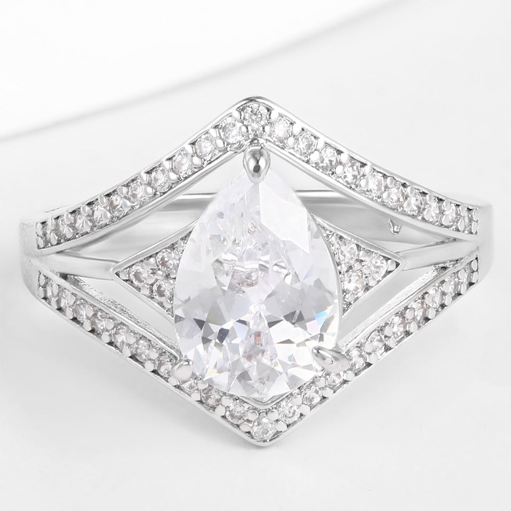 Pozlacená slitina - Prsten s Bílým Emporia® Křišťálem přibližná hmotnost: 10 gramů