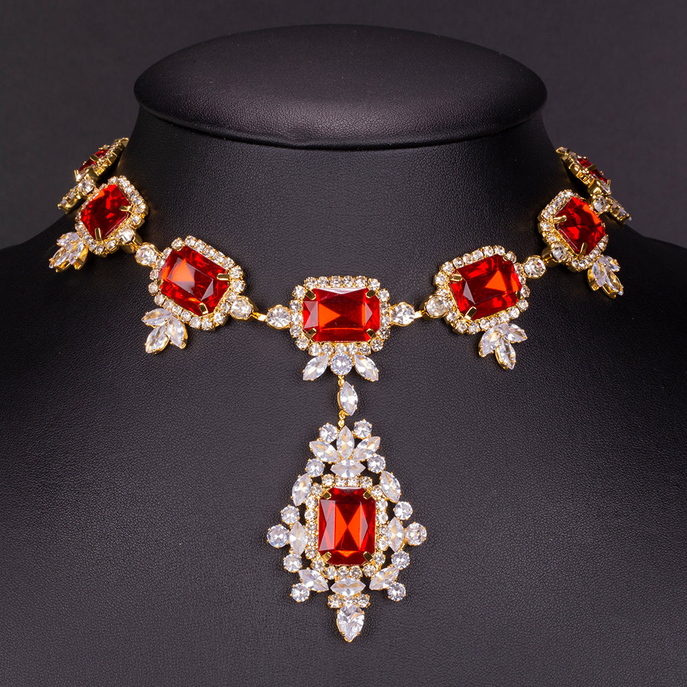 Pozlacená Slitinová Sada s Červeným Emporia® Křišťálem a Bílým Emporia® Křišťálem ( Náhrdelník+Náušnice ) 4 