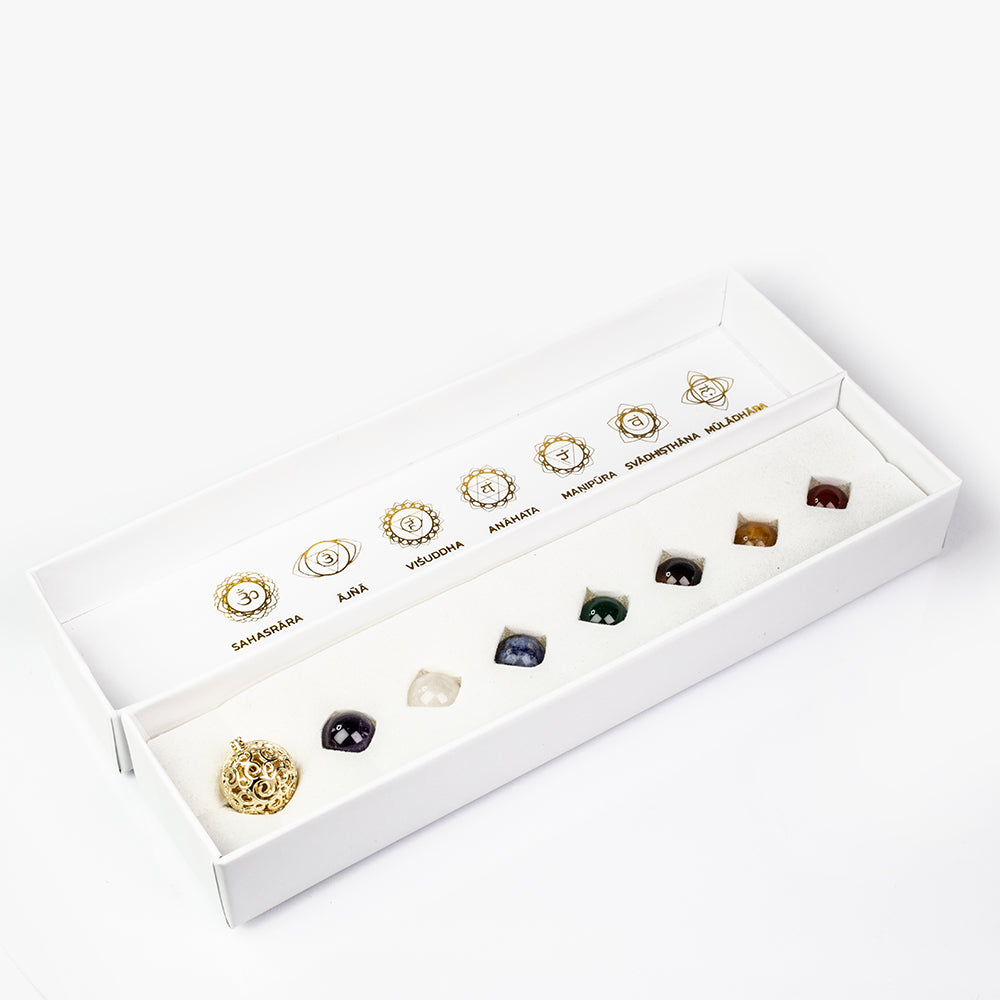 Pozlacená slitina - Sada s Ametystem a Lapisem Lazuli - Karátové číslo: 55.5. přibližná hmotnost: 11.1 gramů ( Náhrdelník+Přívěsek )