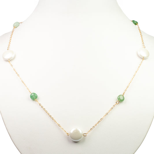 Pozlacený Slitinový Náhrdelník s Bílou Matkou Perel a se Zeleným Aventurínem