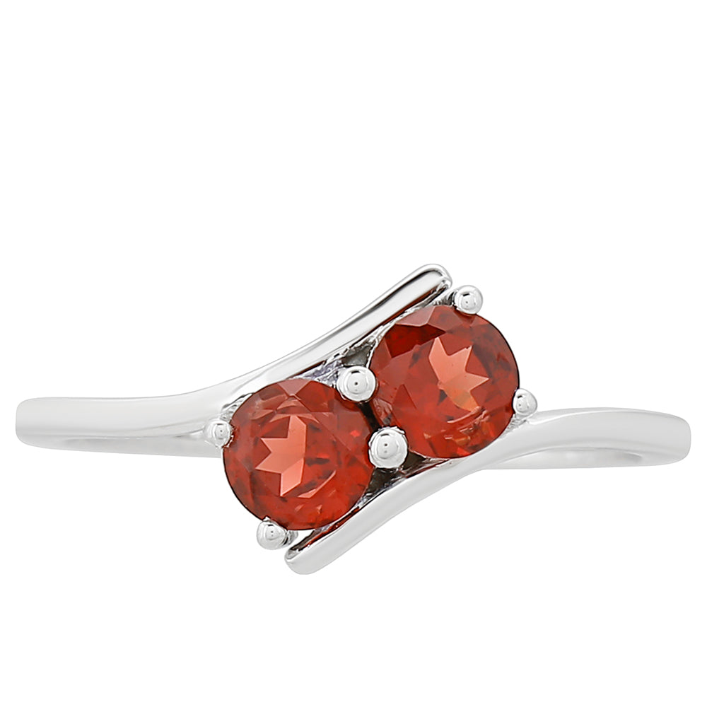 Stříbro 925/1000 - Prsten s Granátem - Karátové číslo: 0.88. přibližná hmotnost: 1.9 gramů 1 