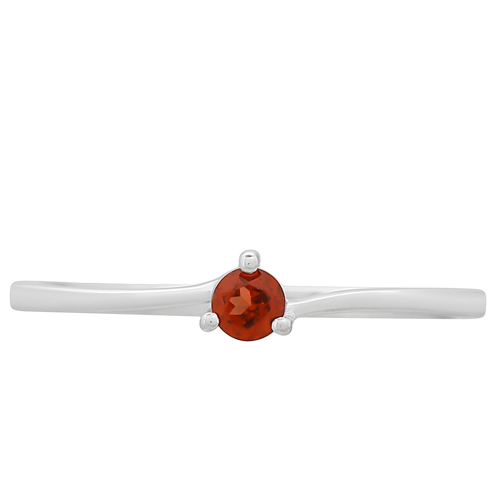 Stříbro 925/1000 - Prsten s Granátem - Karátové číslo: 0.15. přibližná hmotnost: 1.09 gramů