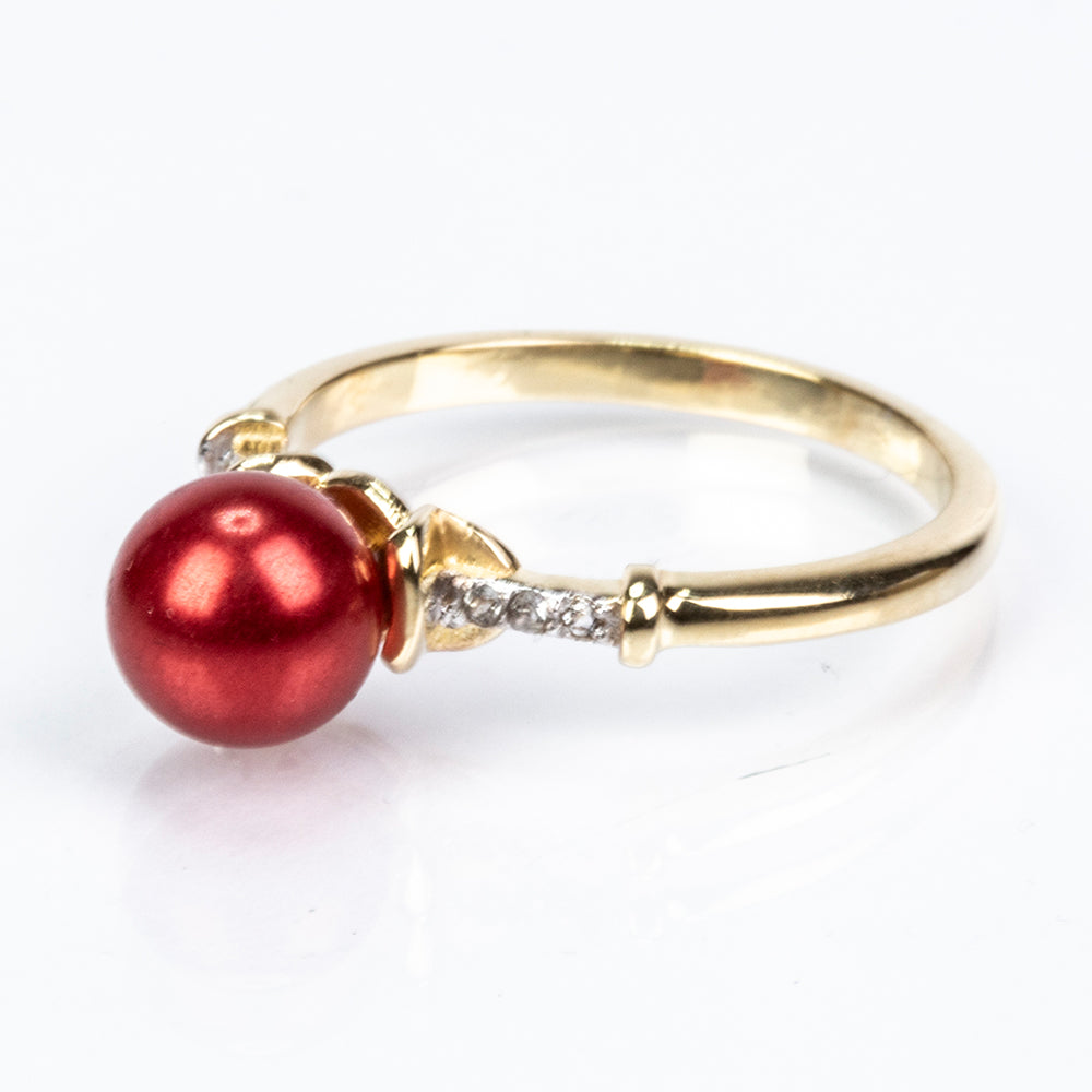 Pozlacené Stříbro 925/1000 - Prsten s Červená sladkovodní Perlou a Bílým Topazem - Karátové číslo: 3.93. přibližná hmotnost: 3.35 gramů