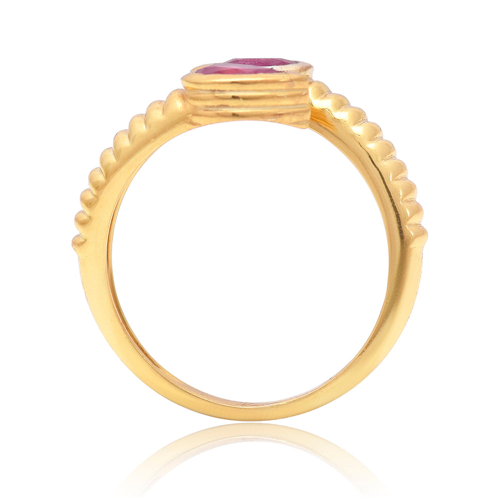 Pozlacené Stříbro 925/1000 - Prsten s Madagaskarským Rubínem - Karátové číslo: 1.13. přibližná hmotnost: 3.04 gramů