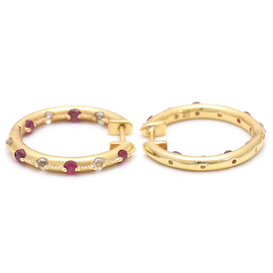 Pozlacené Stříbrné Náušnice s Madagaskarským Rubínem a Bílým Topazem