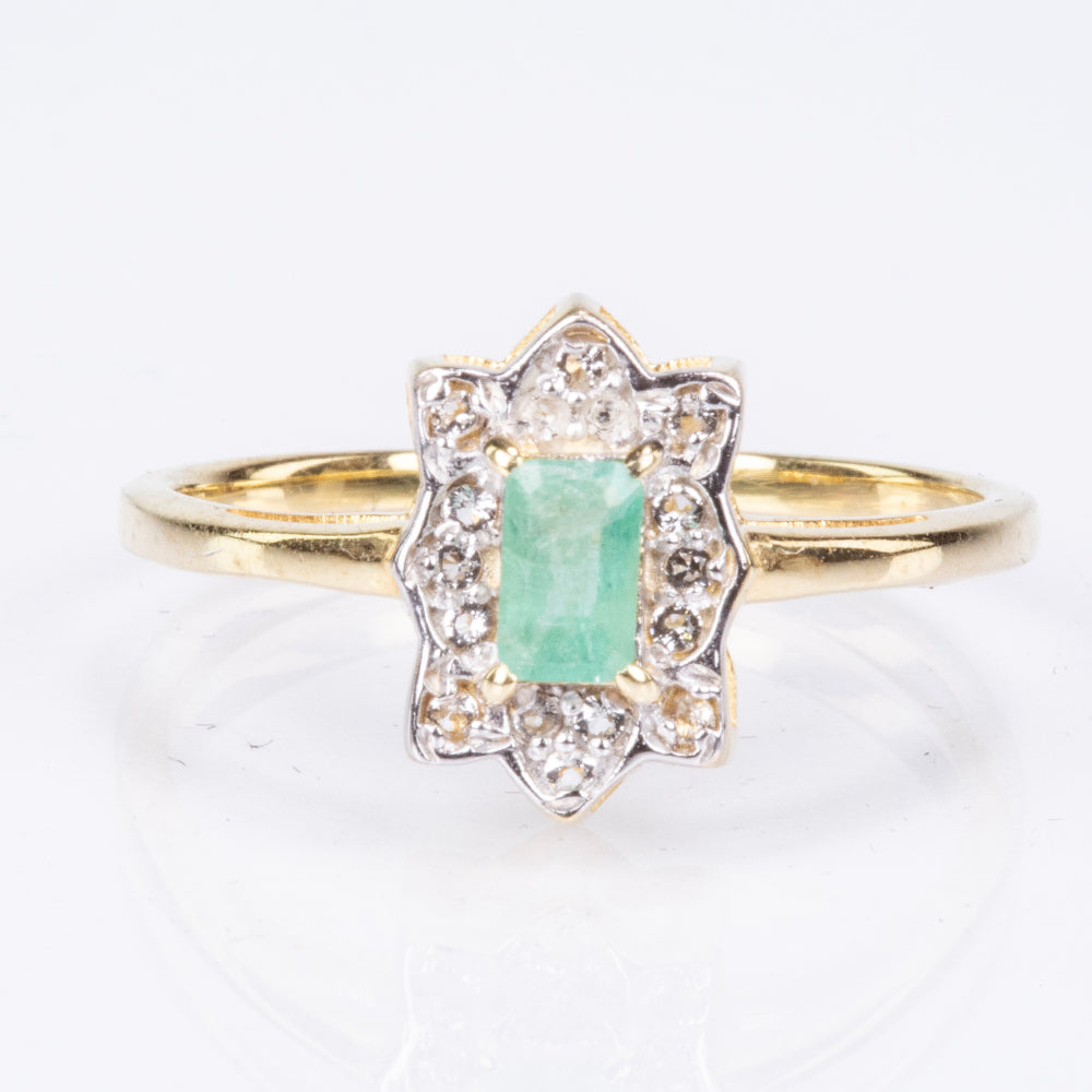 Pozlacené Stříbro 925/1000 - Prsten s Brazilským Smaragdem a Bílým Topazem - Karátové číslo: 0.41. přibližná hmotnost: 2.16 gramů 10 