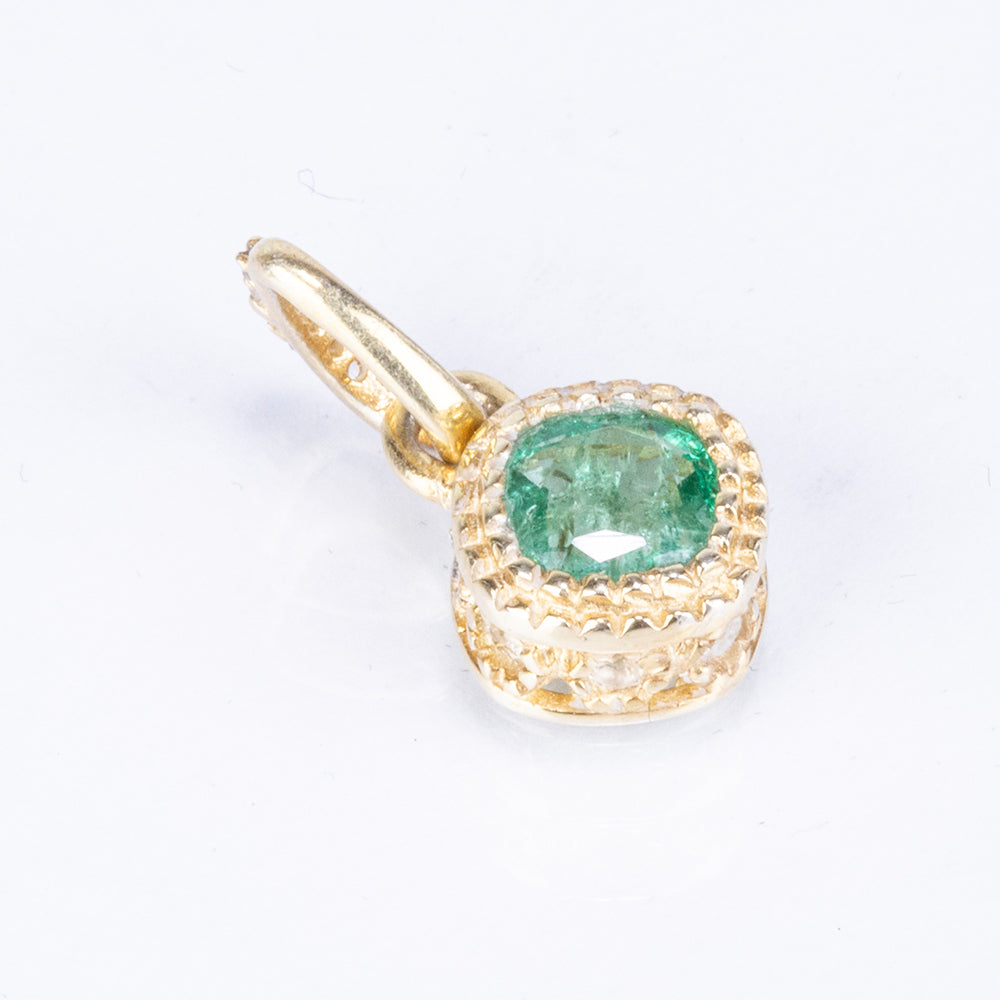 Pozlacené Stříbro 925/1000 - Přívěsek s Brazilským Smaragdem a Bílým Topazem - Karátové číslo: 0.76. přibližná hmotnost: 1.32 gramů