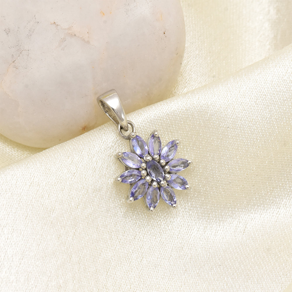 Stříbro 925/1000 - Přívěsek s AAA Tanzanitem - Karátové číslo: 0.79. přibližná hmotnost: 1.43 gramů