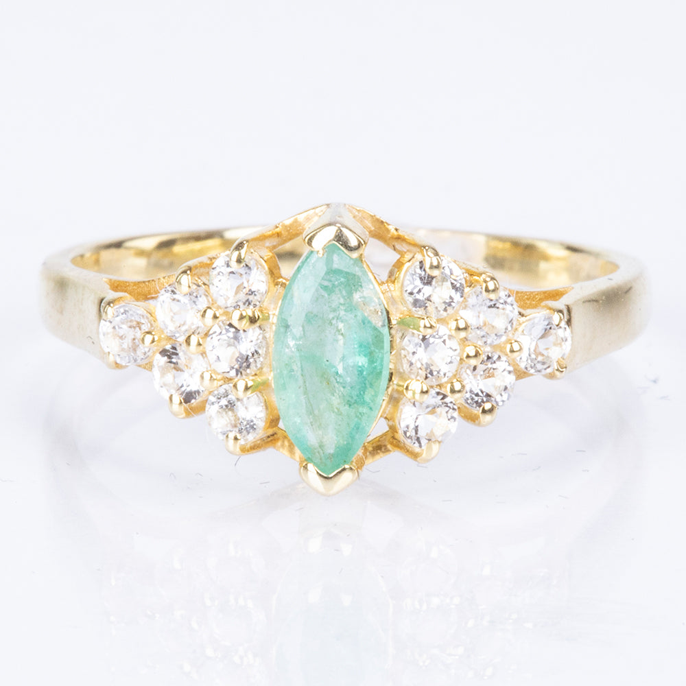 Pozlacené Stříbro 925/1000 - Prsten s Brazilským Smaragdem a Bílým Topazem - Karátové číslo: 0.78. přibližná hmotnost: 2.14 gramů 6 