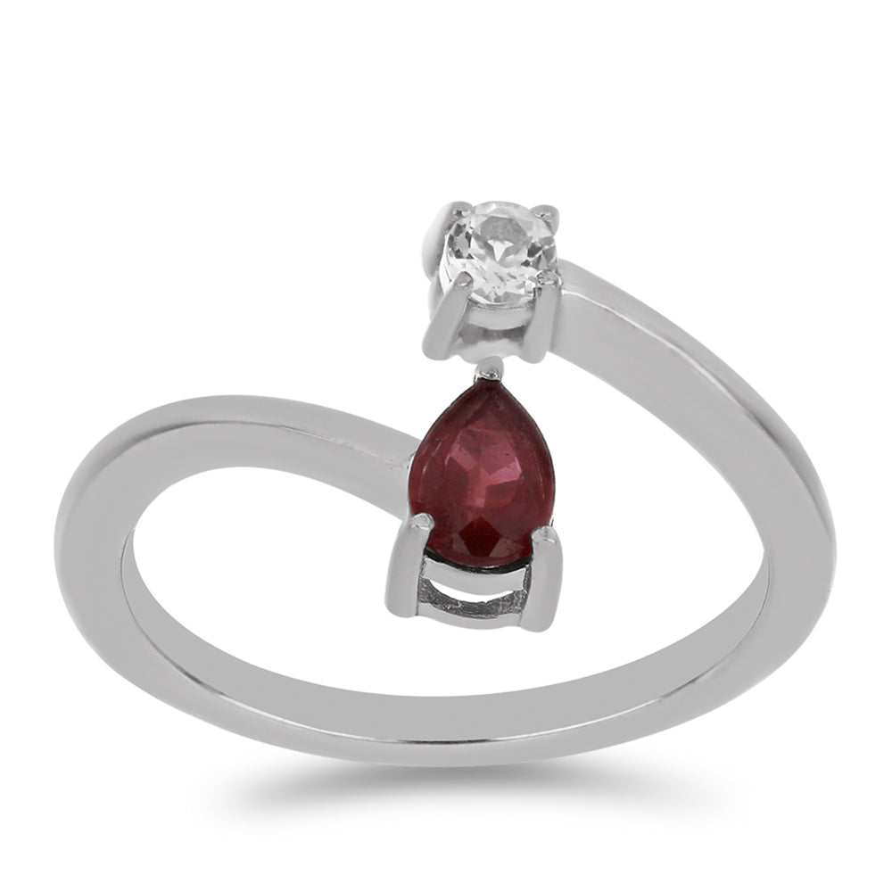 Stříbro 925/1000 - Prsten s Madagaskarským Rubínem a Bílým Topazem - Karátové číslo: 0.69. přibližná hmotnost: 2.46 gramů