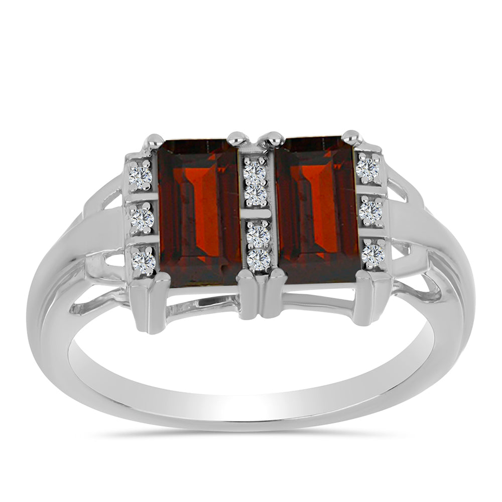 Stříbro 925/1000 - Prsten s Bartonským Granátem a Bílým Topazem - Karátové číslo: 2.14. přibližná hmotnost: 3.71 gramů