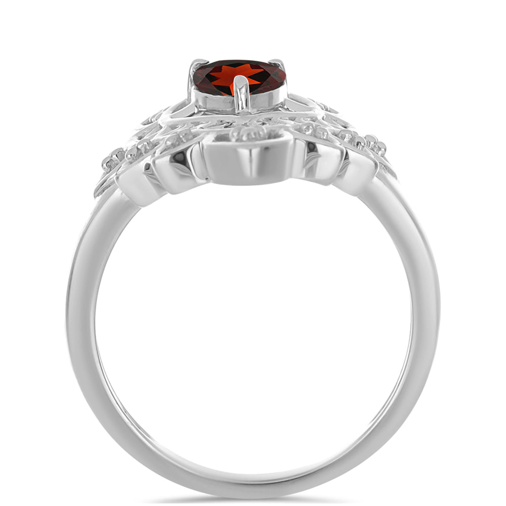 Stříbro 925/1000 Prsten s Bartonským Granátem - Karátové číslo: 0.75. přibližná hmotnost: 3.58 gramů