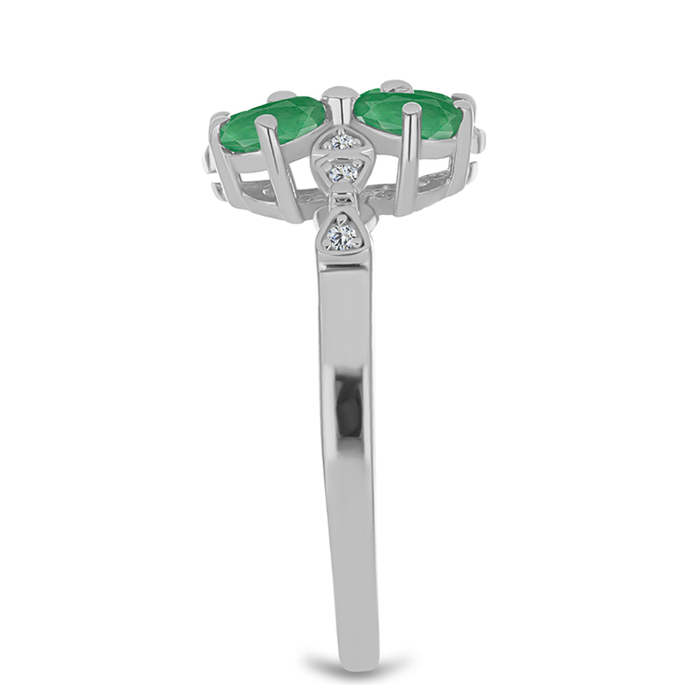 Stříbro 925/1000 - Prsten s Brazilským Smaragdem a Bílým Topazem - Karátové číslo: 1.43. přibližná hmotnost: 3.26 gramů