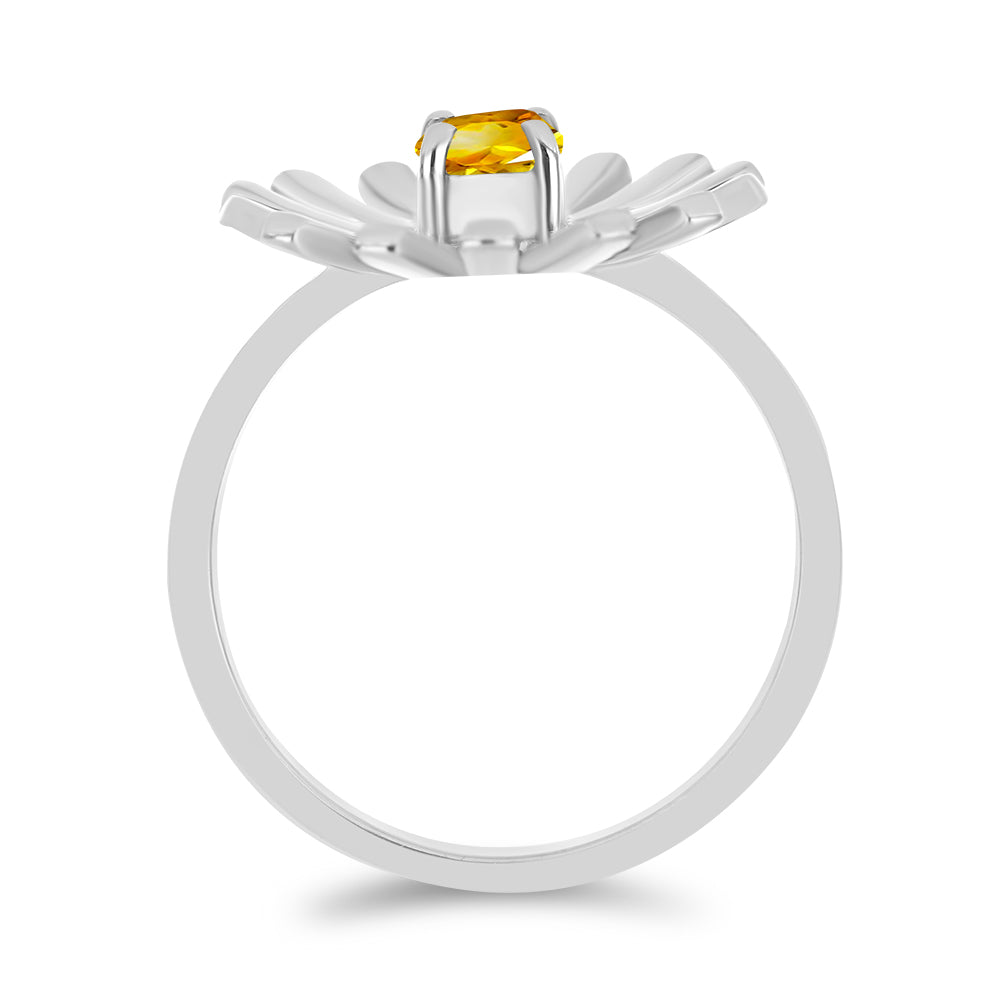 Stříbro 925/1000 - Prsten s Uralským Citrínem - Karátové číslo: 0.46. přibližná hmotnost: 3.91 gramů