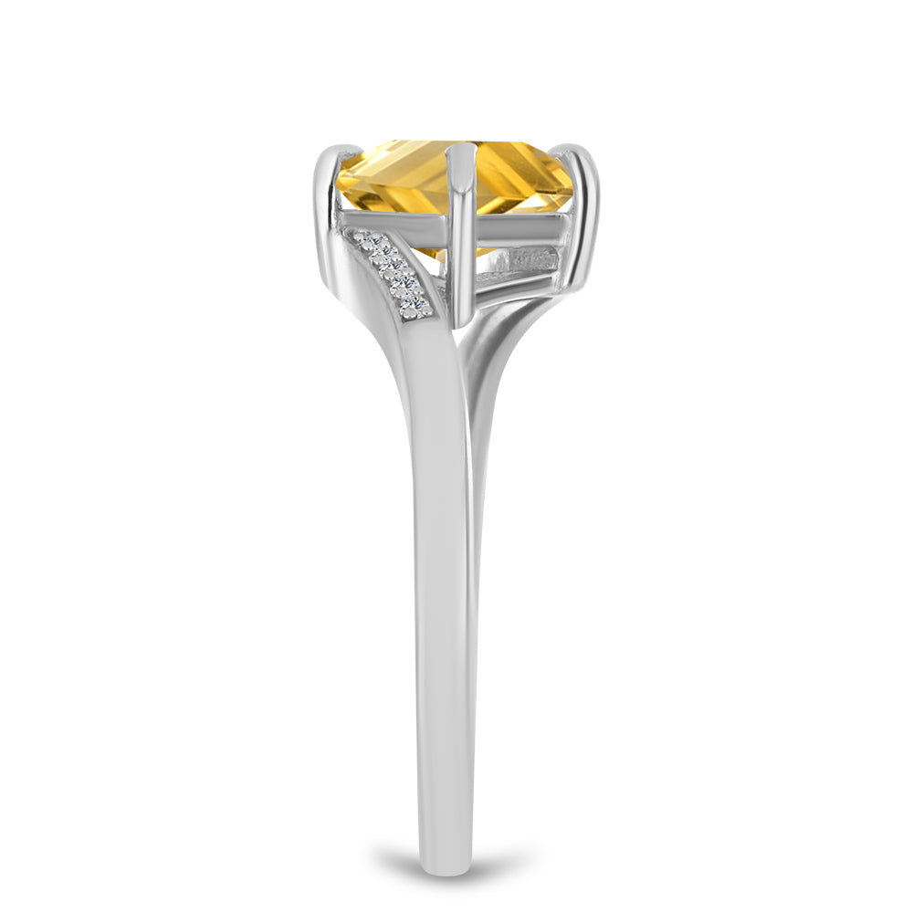 Stříbro 925/1000 - Prsten s Uralským Citrínem a Bílým Topazem - Karátové číslo: 1.21. přibližná hmotnost: 3.09 gramů