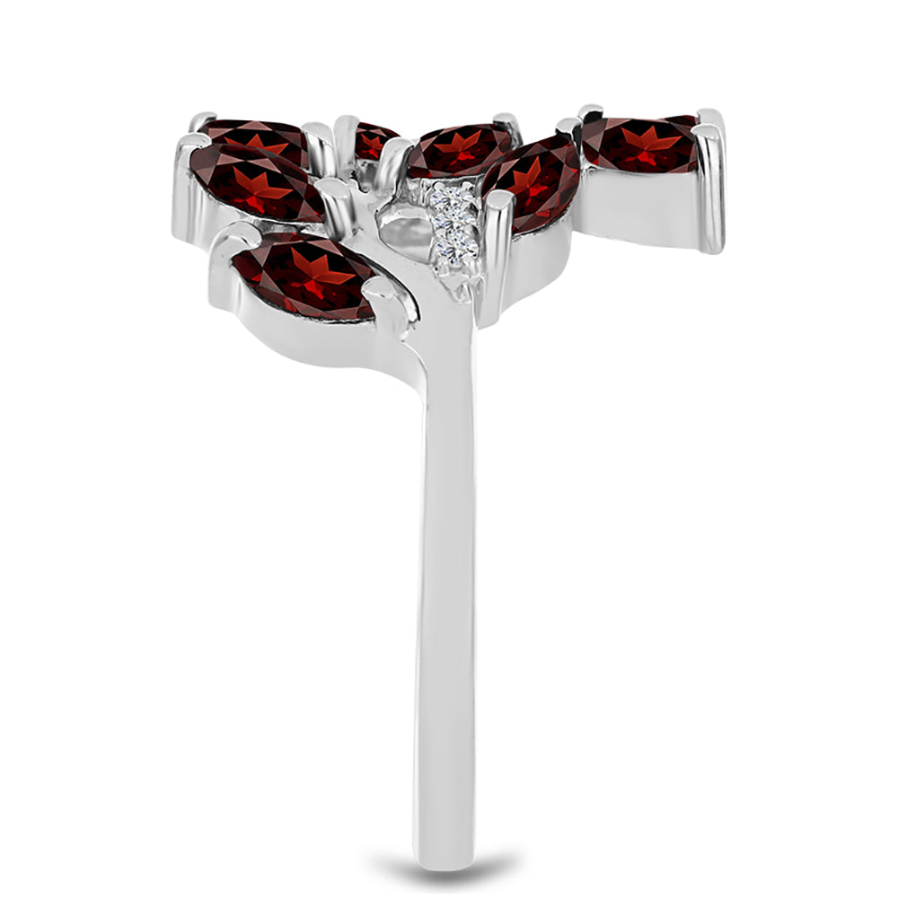 Stříbro 925/1000 - Prsten s Bartonským Granátem a Bílým Topazem - Karátové číslo: 1.83. přibližná hmotnost: 3.65 gramů
