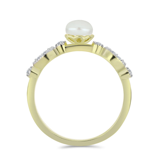 Pozlacený Stříbrný Prsten s Bílou Sladkovodní Perlou a Bílým Topazem