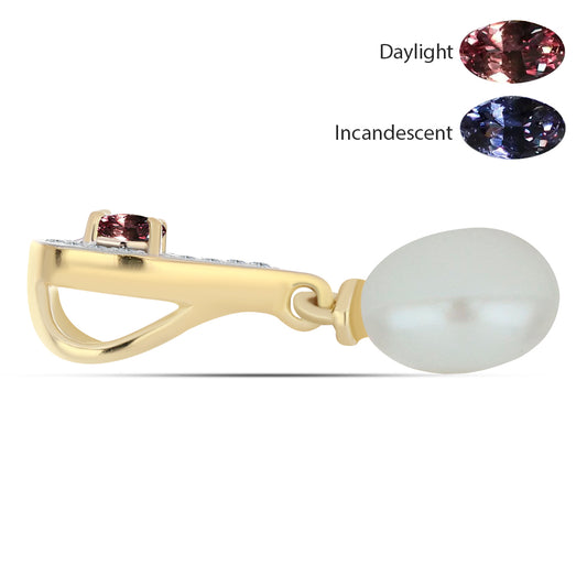 Pozlacený Stříbrný Přívěsek s Tsivorským Měňavým Granátem a Bílou Sladkovodní Perlou