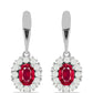Stříbro 925/1000 - Náušnice s Madagaskarským Rubínem a Bílou Sladkovodní Perlou - Karátové číslo: 3.2. přibližná hmotnost: 4.31 gramů