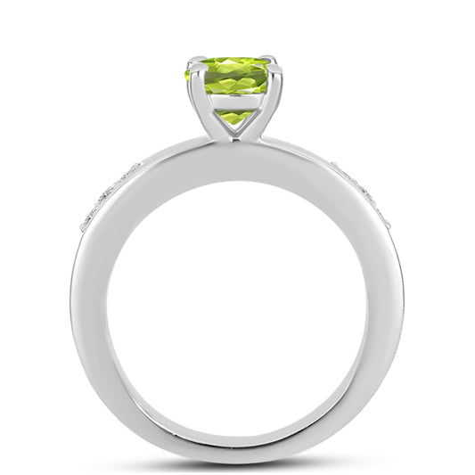 Stříbro 925/1000 - Prsten s Čchang-pajským Peridotem a Bílým Topazem - Karátové číslo: 1. přibližná hmotnost: 3.09 gramů
