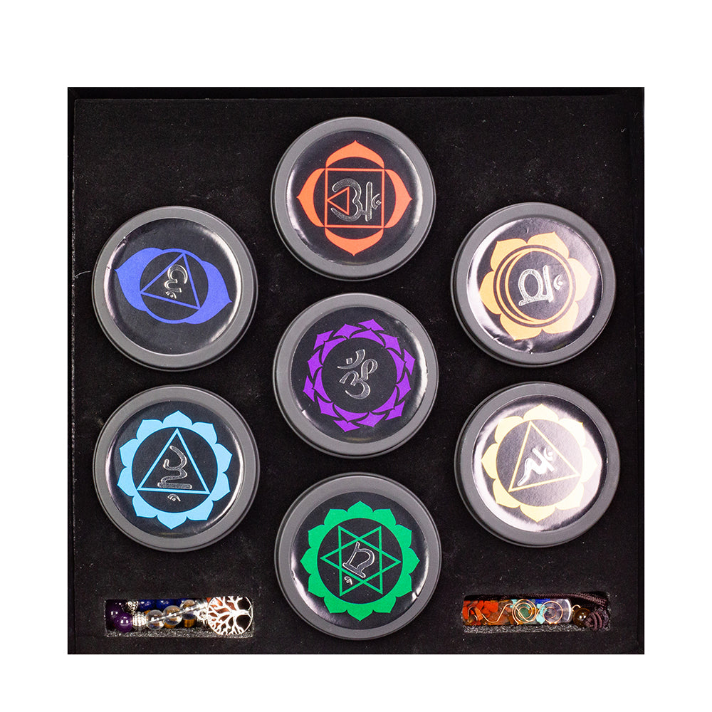9 kusová Dárková Sada Čakrových Svíček (7 ks), Čakrového Náhrdelníku a Náramku Emporia s Ametystem, Lapisem Lazuli, Citrínem, Zeleným Avanturínem, Tygřím Okem, Červeným Jaspisem a Křišťálem 1 