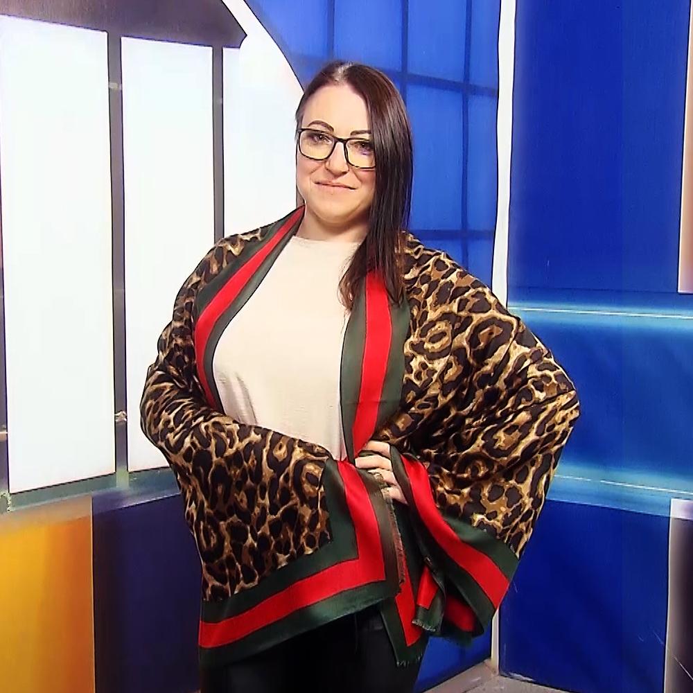 Zimní Šála-šátek 90 cm x 180 cm, Leopardí vzor se zelenými a červenými okraji 2 