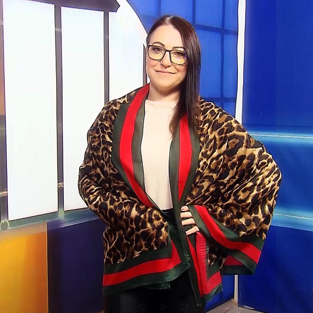 Zimní Šála-šátek 90 cm x 180 cm, Leopardí vzor se zelenými a červenými okraji 1 