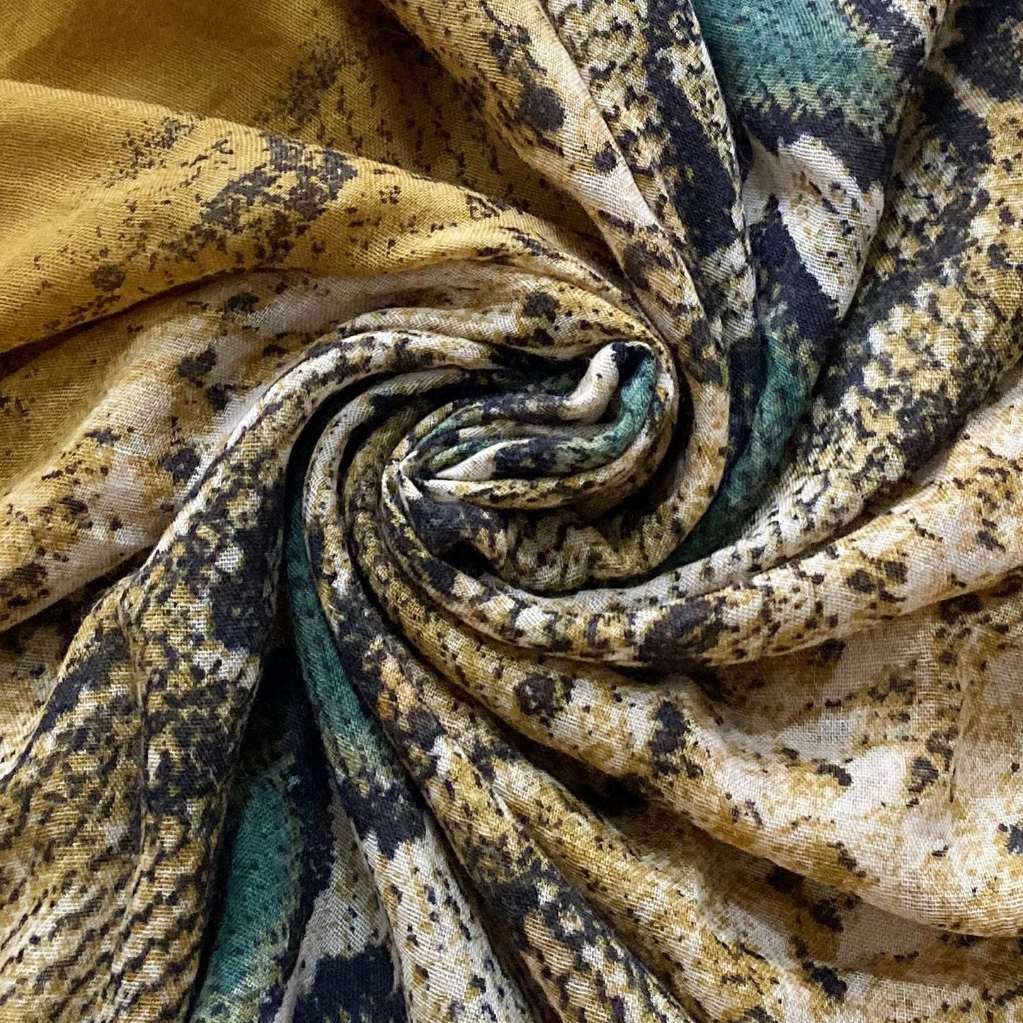 Žlutá Šála-šátek s Hadím vzorem, 90 cm x 190 cm