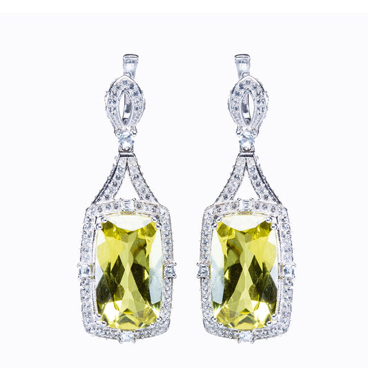 Stříbrné Náušnice s Umělým Diasporem a Bílým Topazem